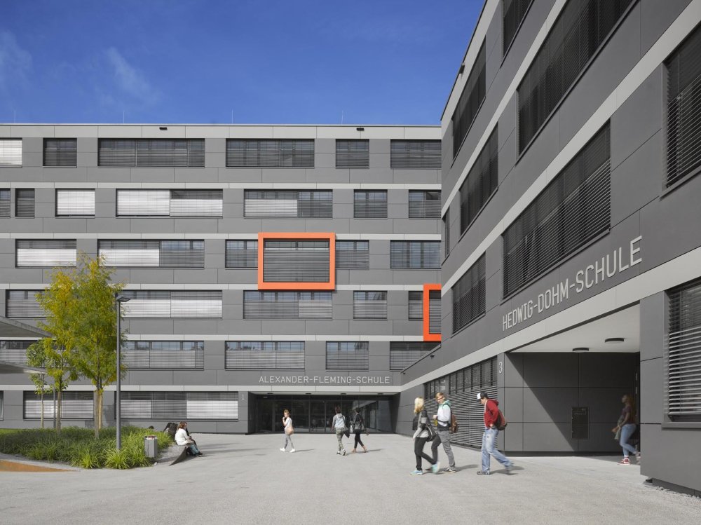 Szakiskolai Centrum, Stuttgart