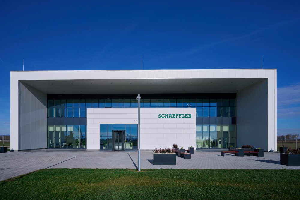 Future is now – 1. E-Mobility üzem, Schaeffler, Szombathely